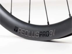 Bontrager Aeolus Pro 3S Tubeless Ready Disc Rear Wheel | 12x142mm | 2019 Shimano / Sram Body -Adventure Wheels 5c8a6c85774ef